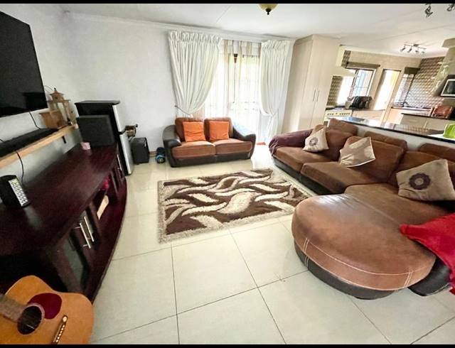3 BEDROOM HOUSE FOR SALE IN NOORDHEUWEL